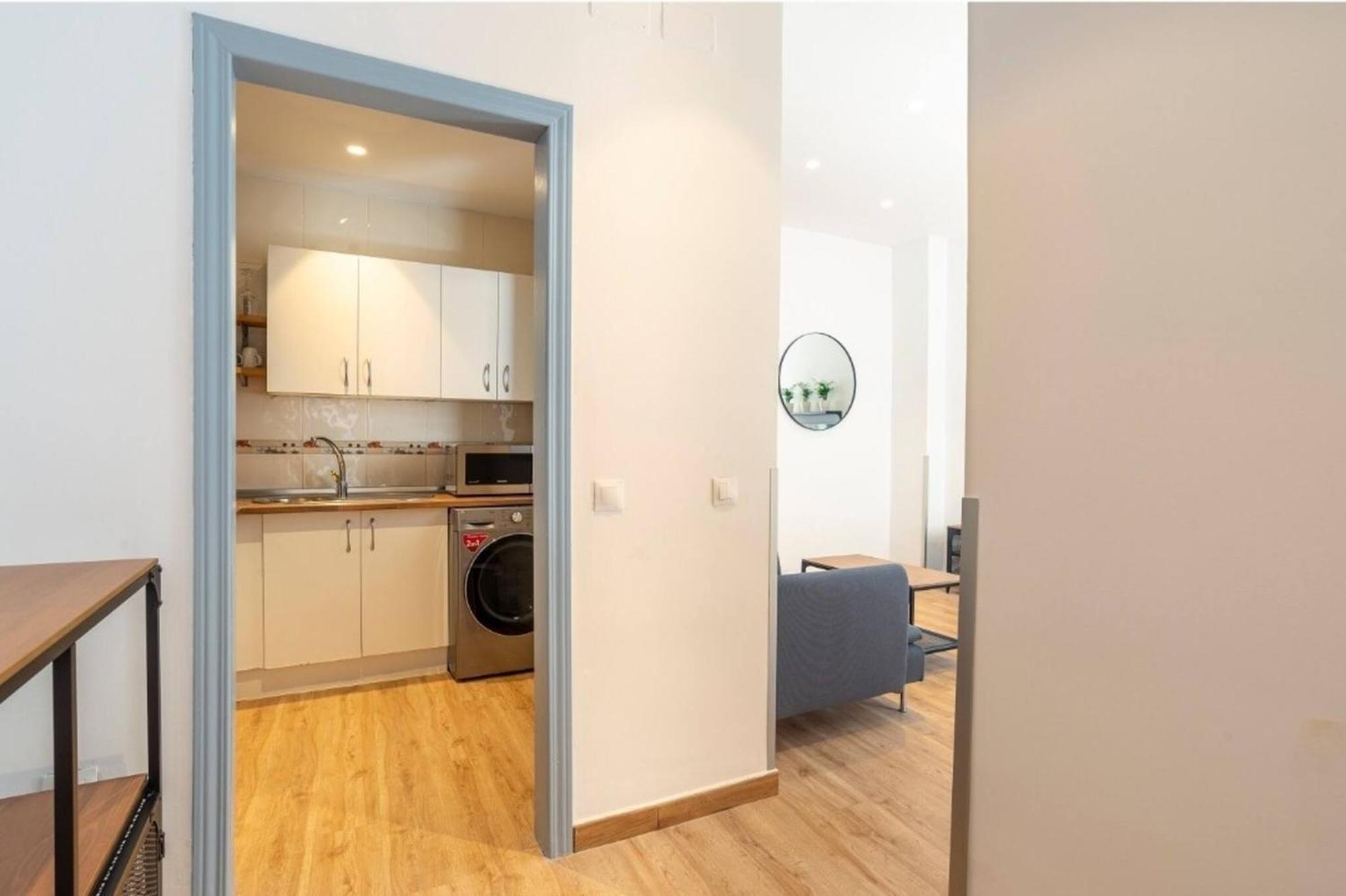 Stylish 2 Bedroom With Patio Apartment Málaga