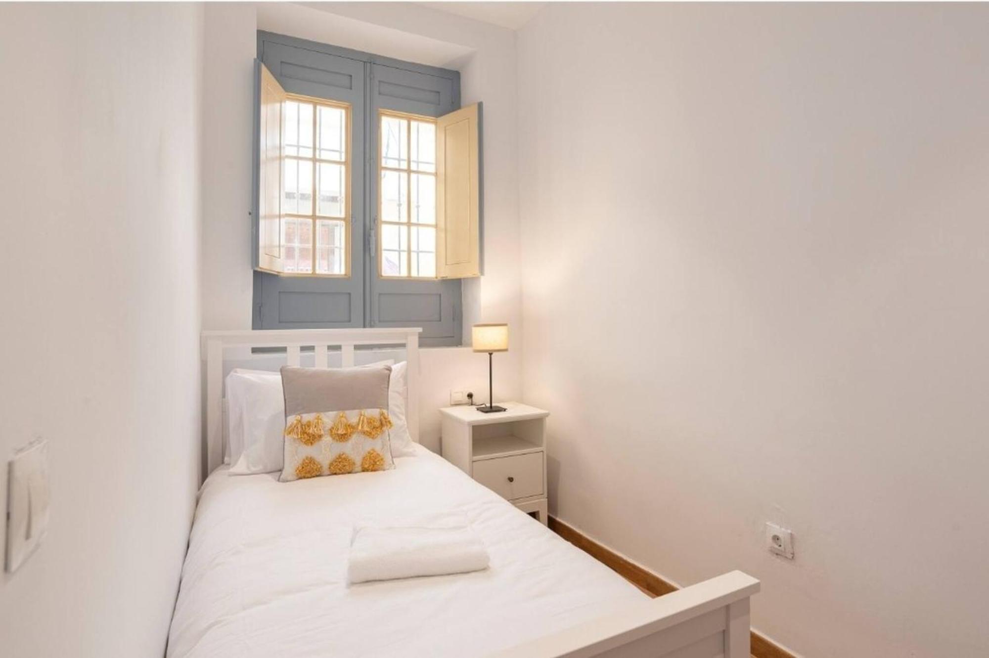 Apartment Stylish 2 Bedroom With Patio Málaga