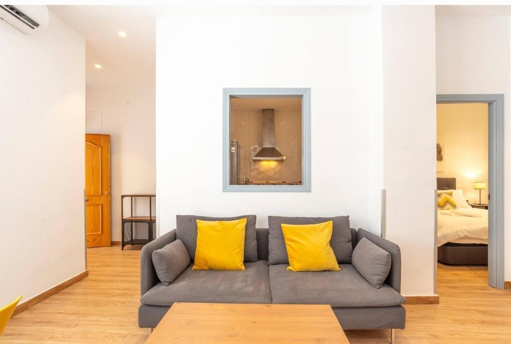 Stylish 2 Bedroom With Patio Apartment *