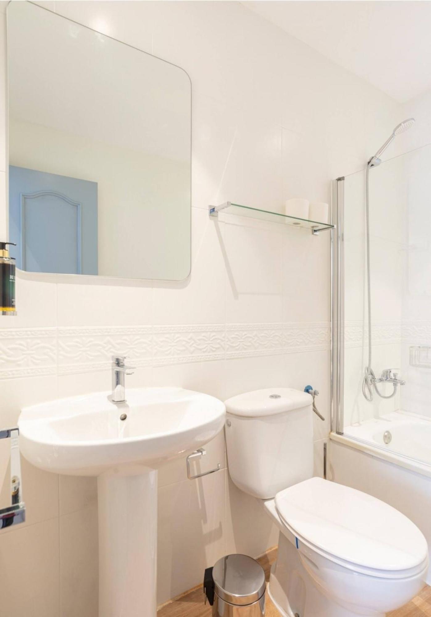 Stylish 2 Bedroom With Patio