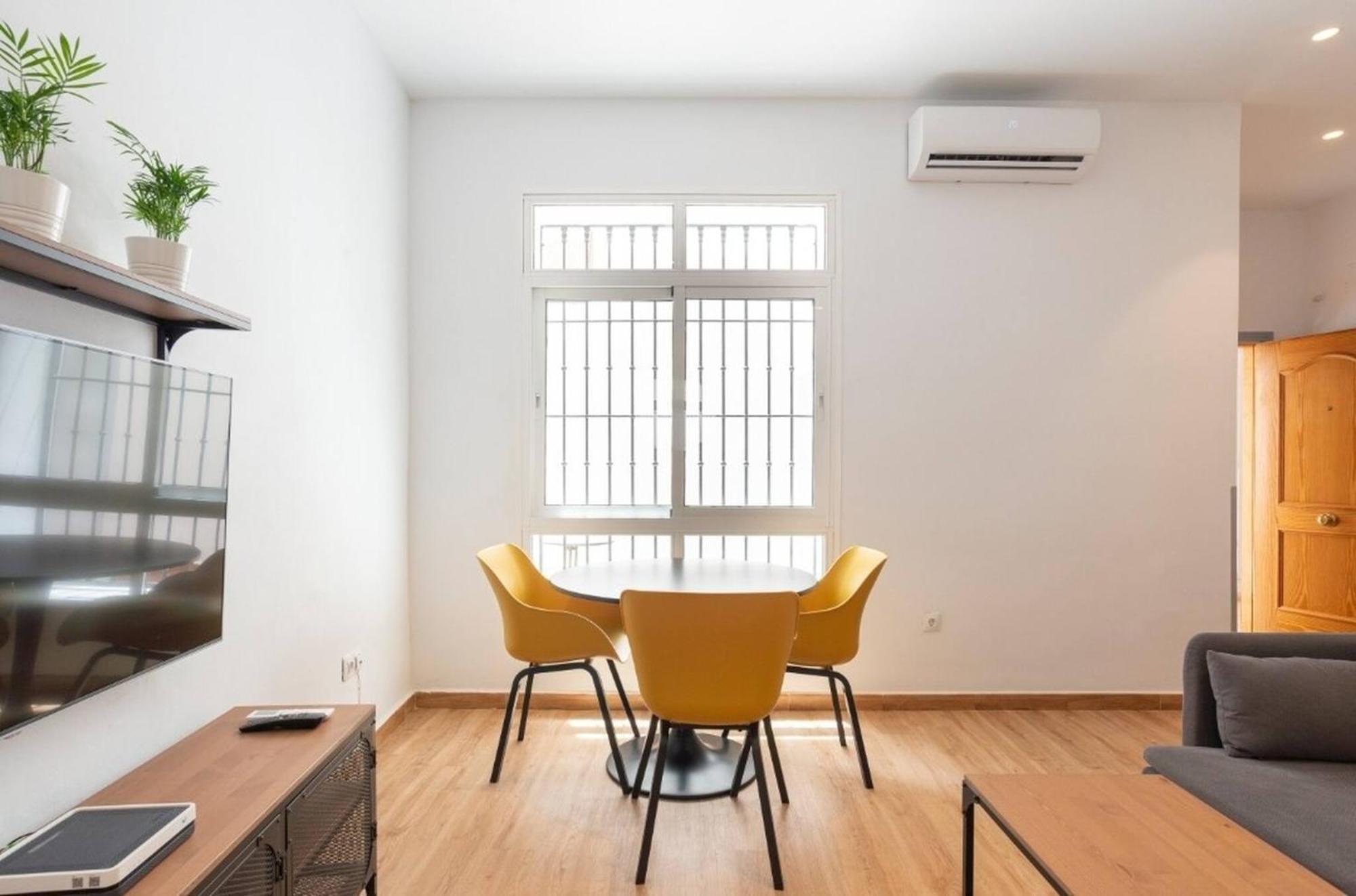 Stylish 2 Bedroom With Patio Apartament *