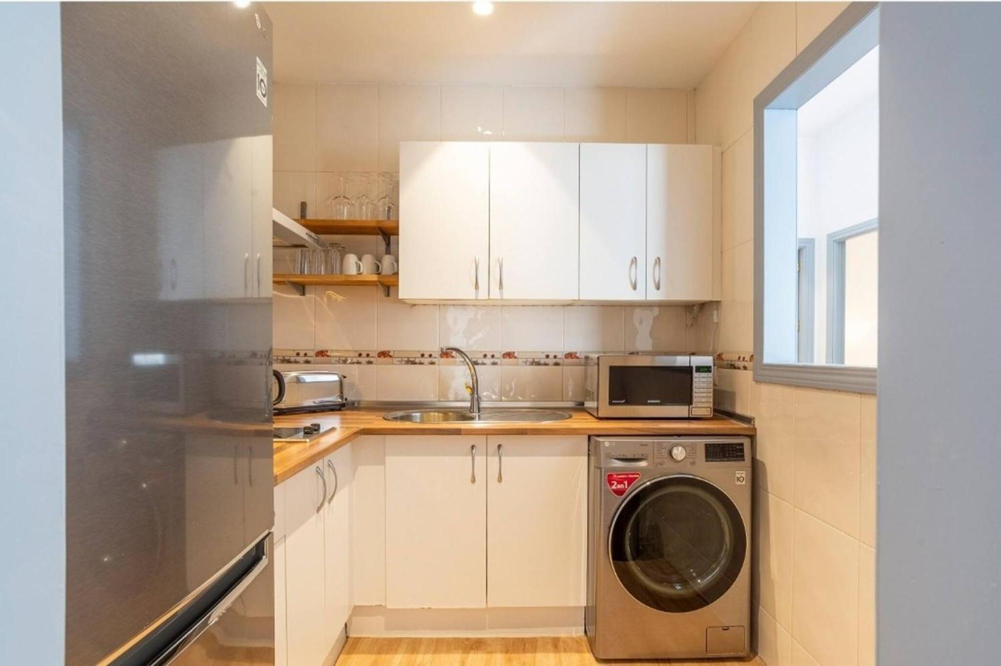 Stylish 2 Bedroom With Patio Apartament